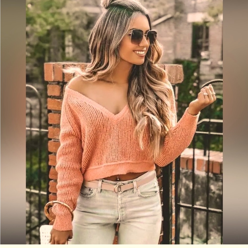 Free People Hot Topics Sweater